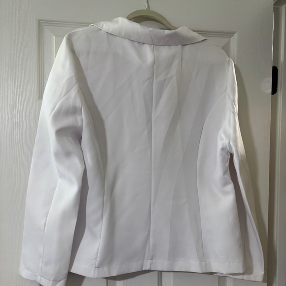 White Blazer Size XL NWOT - Picture 4 of 6